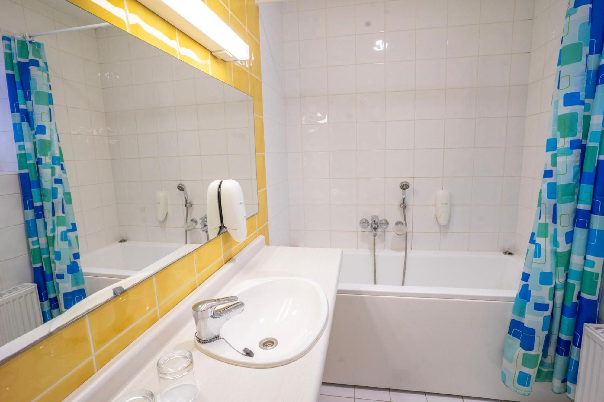 Kongo Hotel Haapsalu Eksteriør bilde